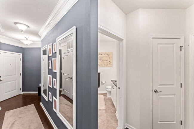 Building Photo - 818 Center Meadow Ln