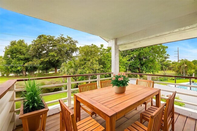 Building Photo - 16530 Royal Poinciana Ct