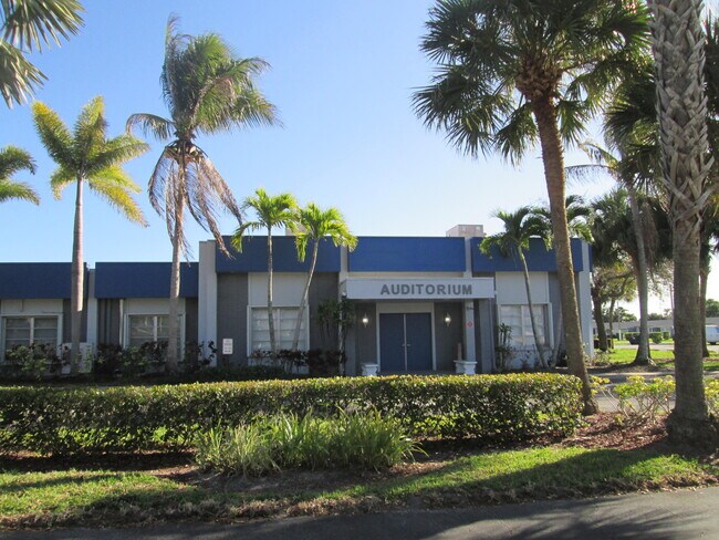 Building Photo - 2731 Barkley Dr W