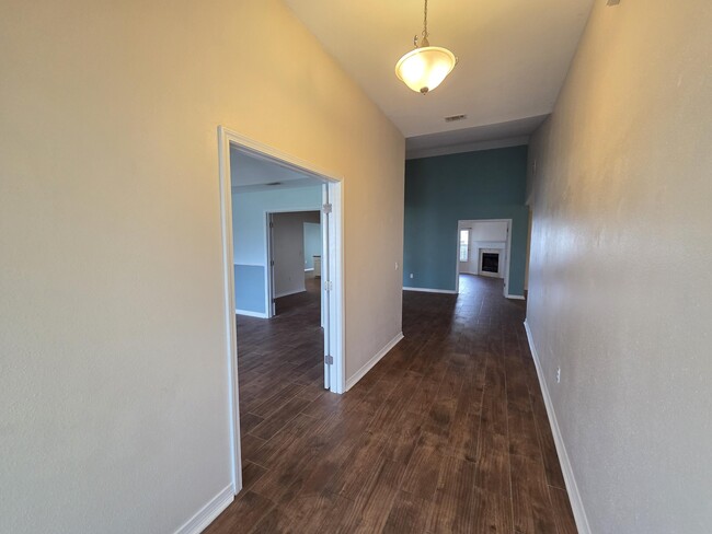 Building Photo - 9342 Pouder Ln
