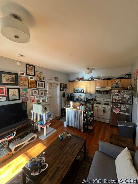 Building Photo - 26 Park Vale Ave