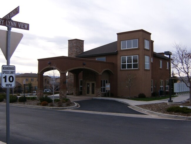 Building Photo - 2bdrm 2 bath Condo with Loft and attached ...