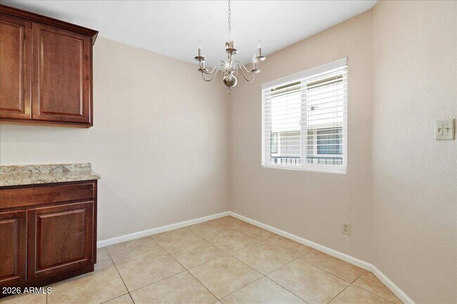 Building Photo - 1241 N Granite Reef Rd