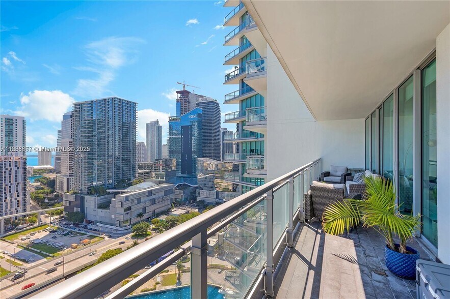 Building Photo - 92 SW 3rd St