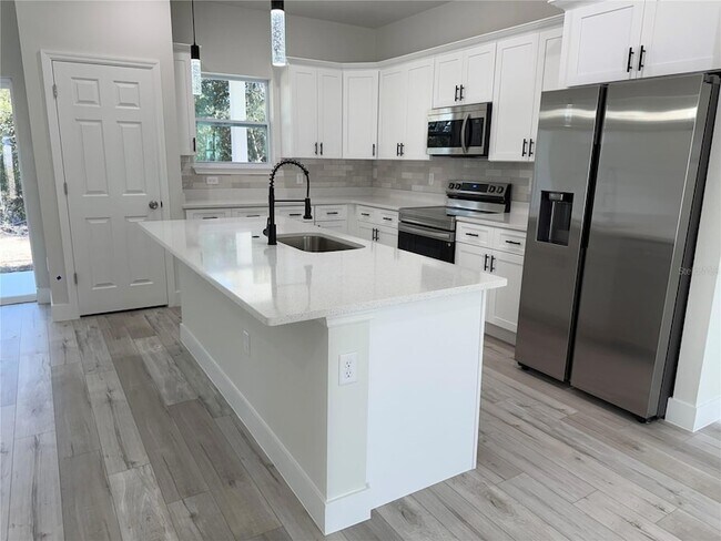 Building Photo - 7897 N Fieldstone Point