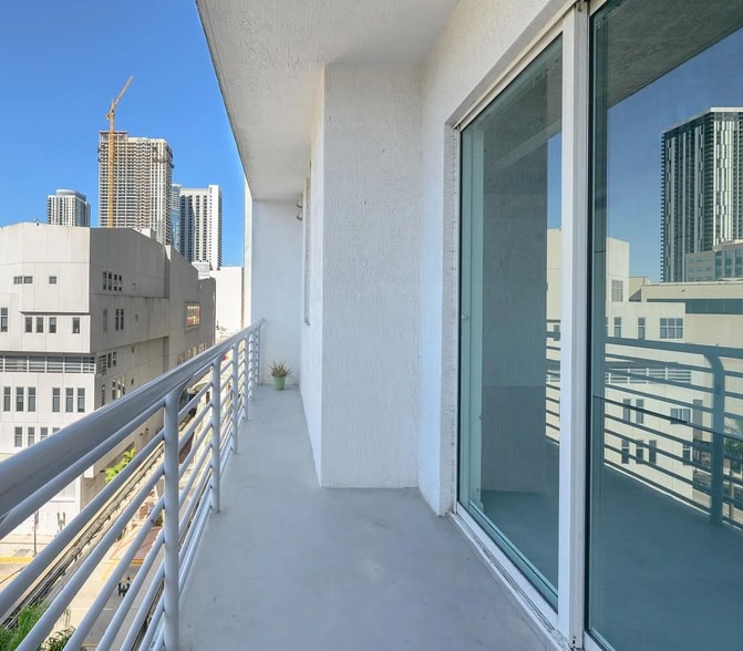 Building Photo - 234 NE 3rd St