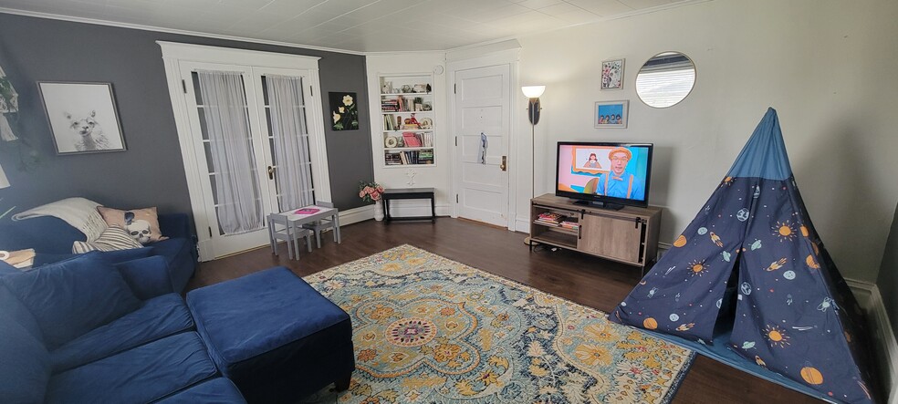 Living Room - 60 S Vernon St