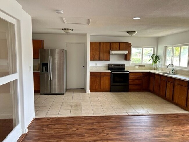 Building Photo - Single Family Home Kailua