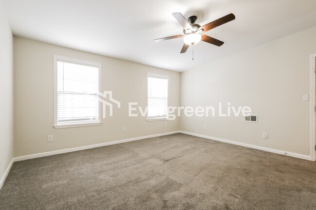 Building Photo - 1596 Jonesboro Rd SE