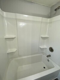 Building Photo - 719 E 15th St