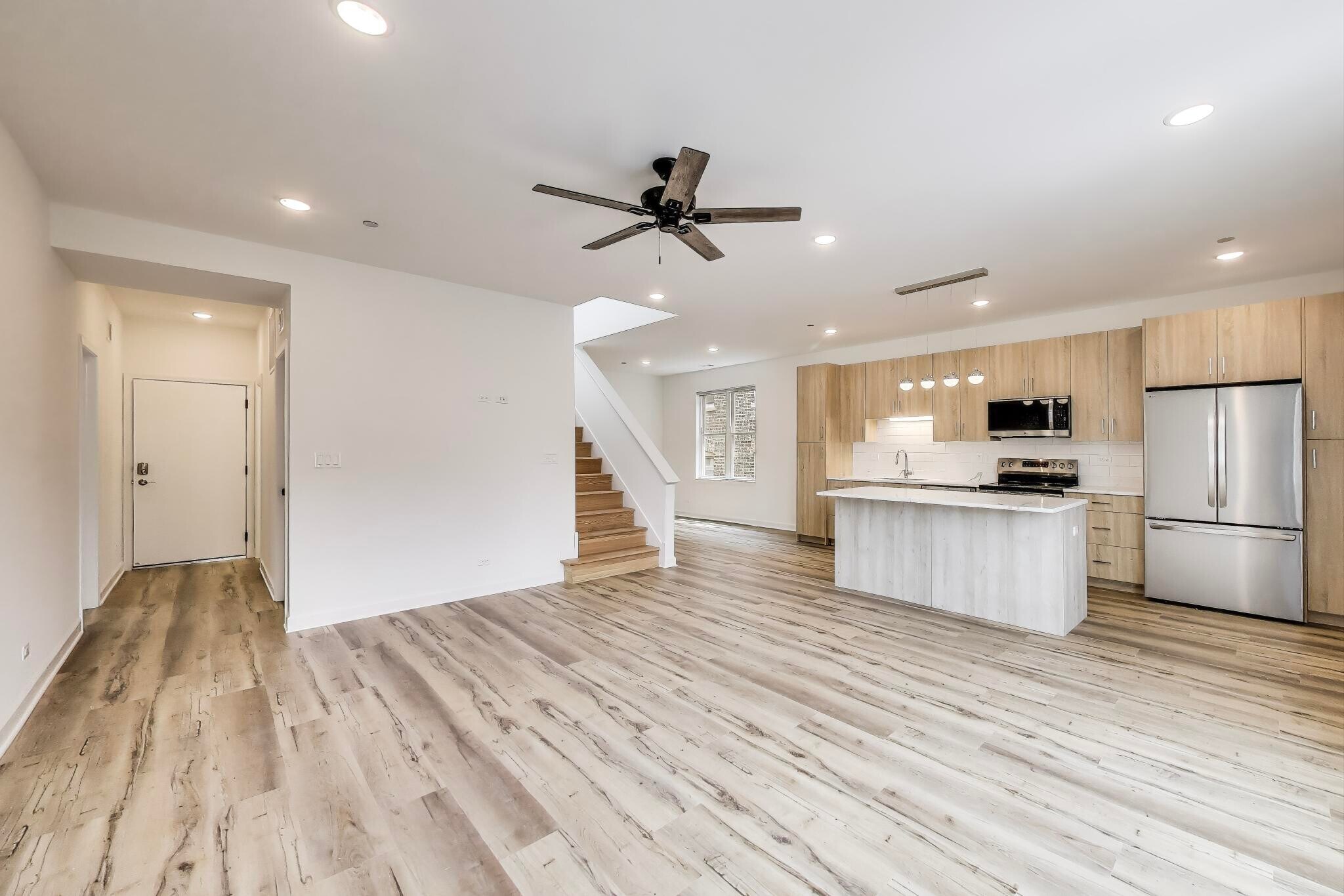 Building Photo - 5126 S Kenwood Ave