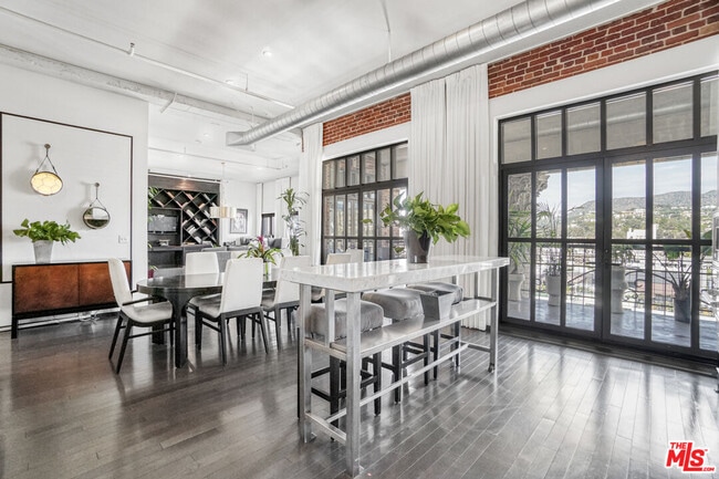 Building Photo - 1645 Vine St