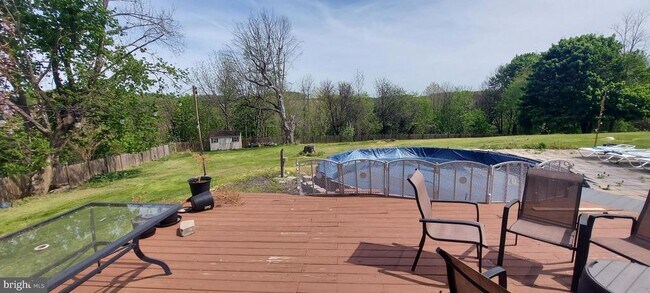 Building Photo - 5001 Old Bartholows Rd