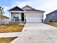 Building Photo - 709 E Bear Dr