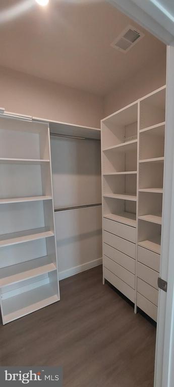 Building Photo - 5970 Fallfish Ct