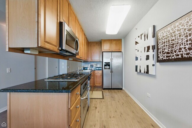 Building Photo - 9715 Woods Dr
