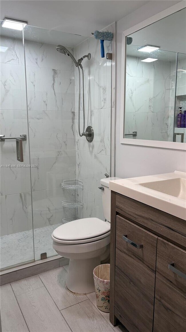 Building Photo - 98 Westbury E