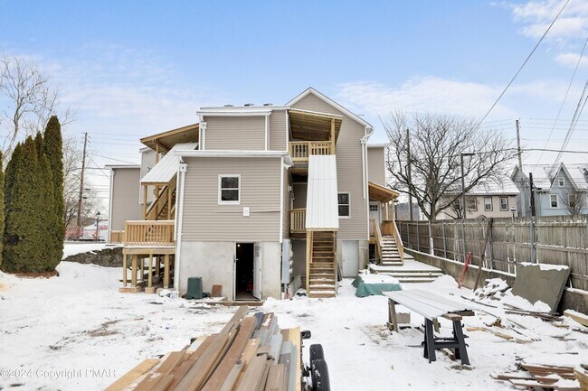 Building Photo - 314 Main St