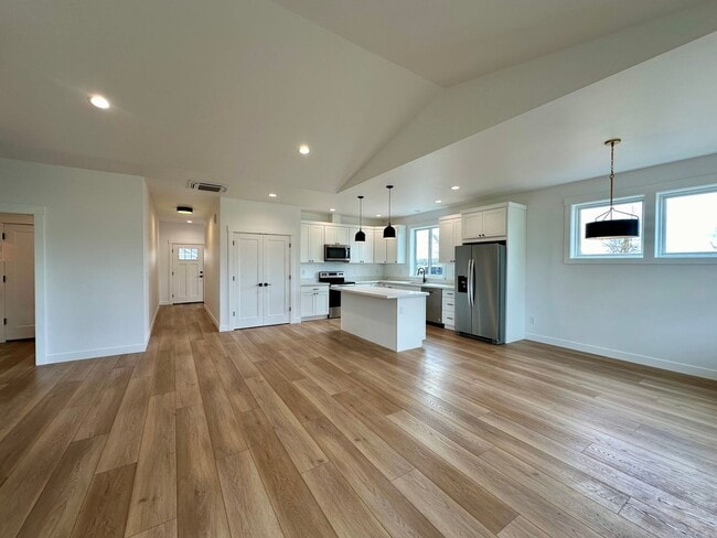 Building Photo - 2075 Bowfin Way