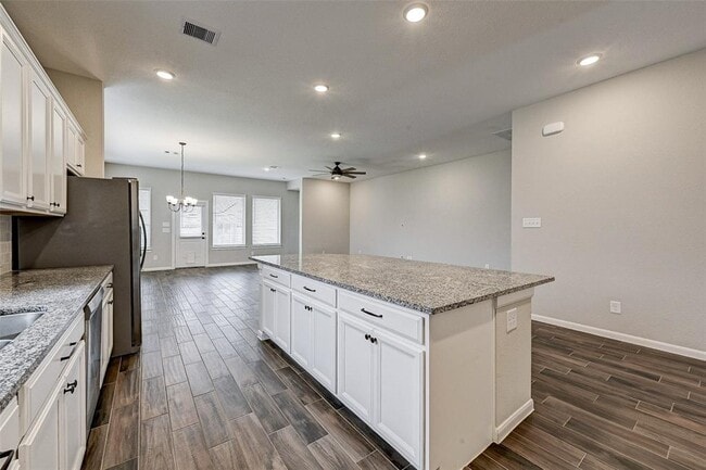 Building Photo - 25403 Kidwiler Dr