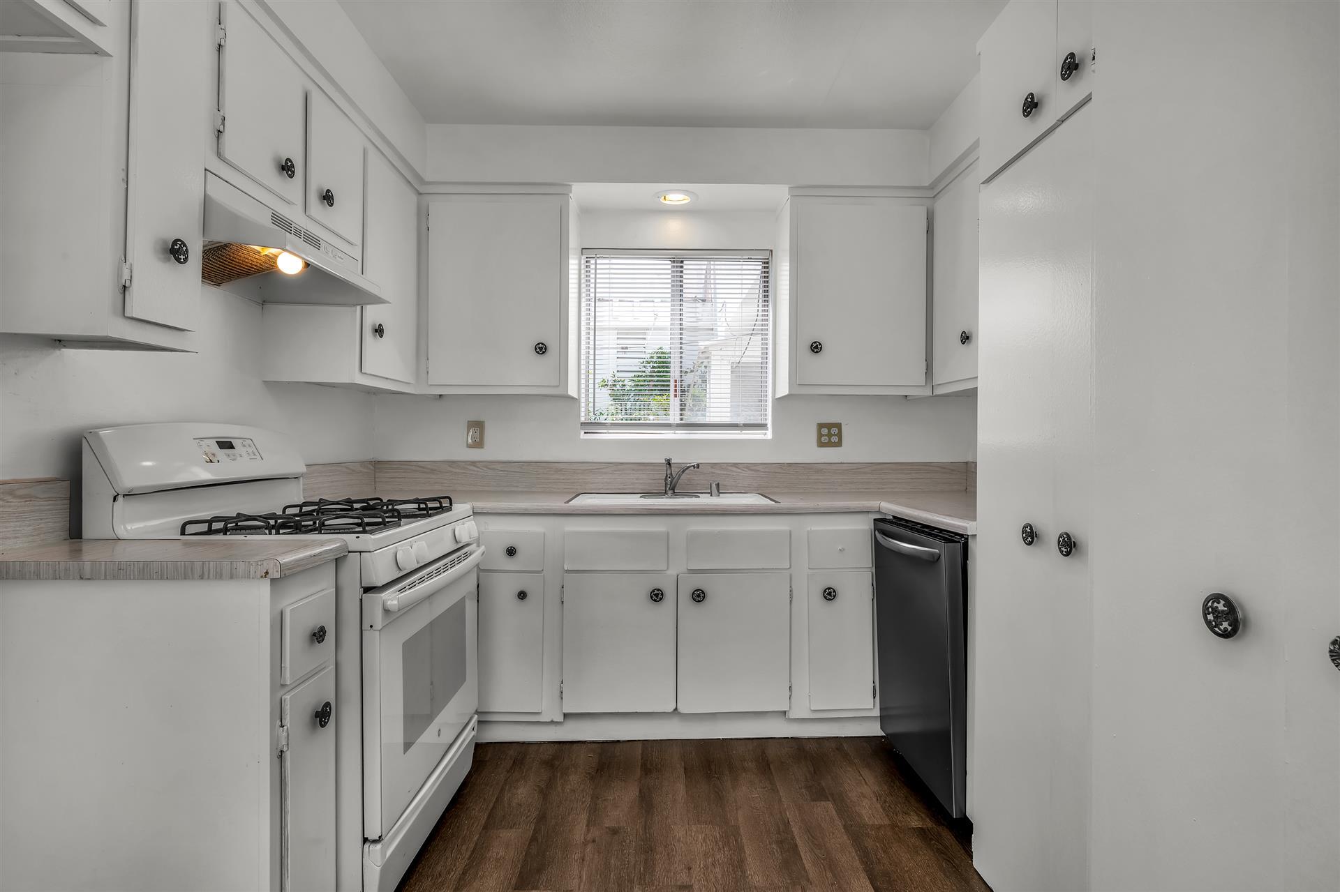 Building Photo - 2818 W 235th St
