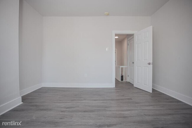 Building Photo - 1 br, 1 bath Condo - 1109 W Lehigh Ave