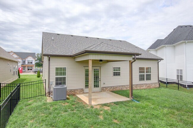Building Photo - 2547 Rafiki Dr