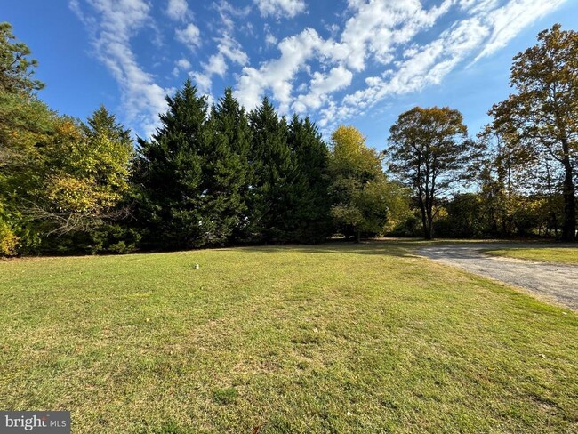 Building Photo - 1581 Skinners Turn Rd