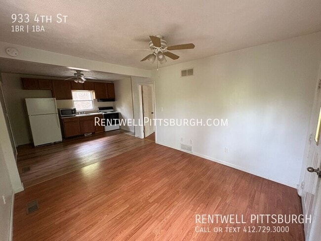 Building Photo - 933 4th St