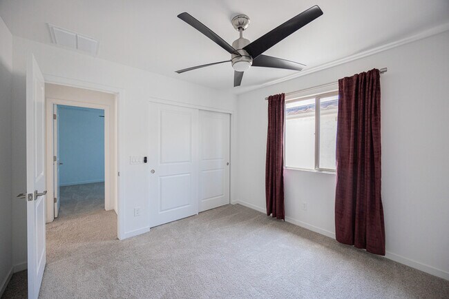 Building Photo - 7412 W Gardenia Ave