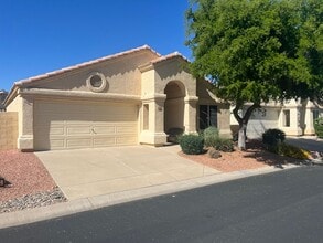 Building Photo - 55+ 2 Bed 2 bath home!