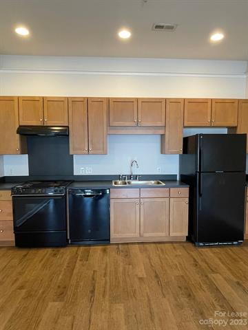 Building Photo - 422 New Bern Station Ct