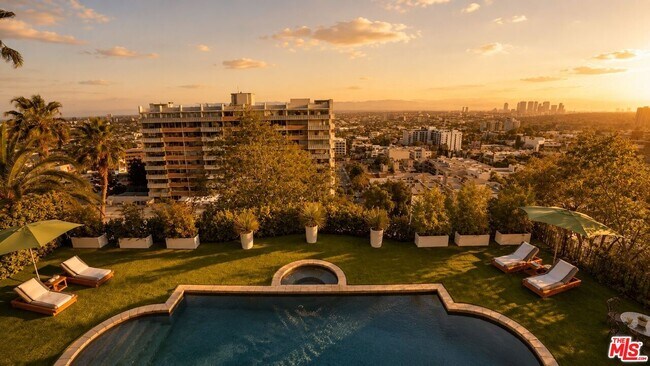 Building Photo - 8740 St Ives Dr