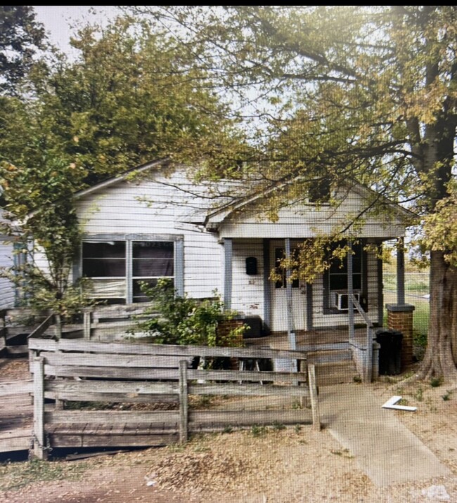 Primary Photo - 1513 Breard St