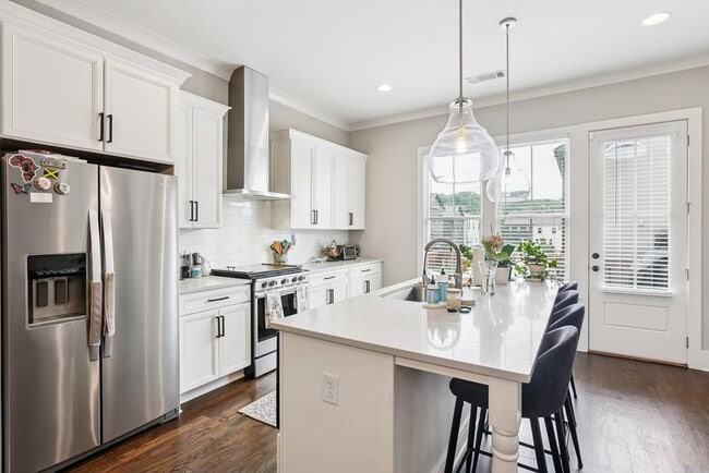 Building Photo - 144 1st Ave NW