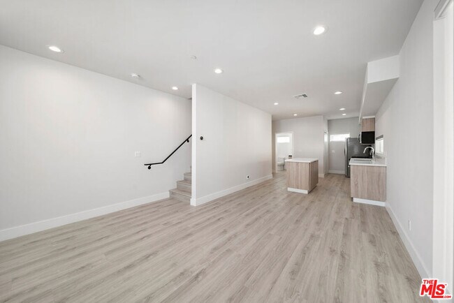 Building Photo - 5221 Cleon Ave