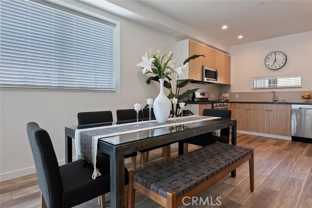 Building Photo - 13538 Vanowen St