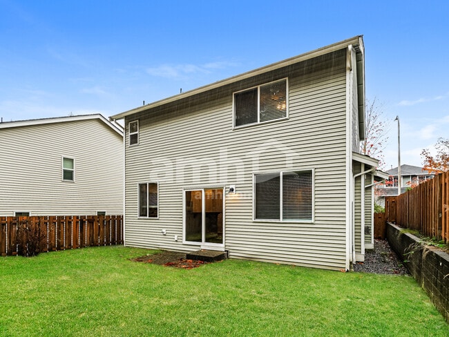 Building Photo - 748 Fenway Ln