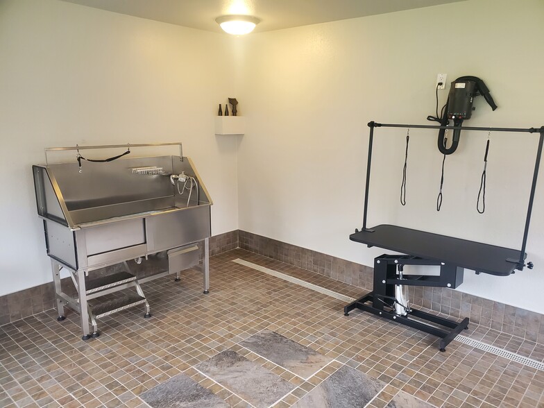 Pet Spa - Lacey Park Apartments