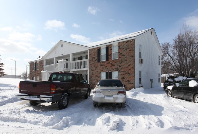 Building Photo - Greenvalley Apartments