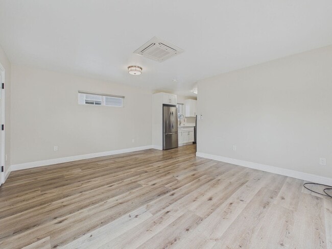 Building Photo - Brand New 1BD/1BA ADU with Private Deck, In-Unit Laundry & Parking – Prime Oakland Location