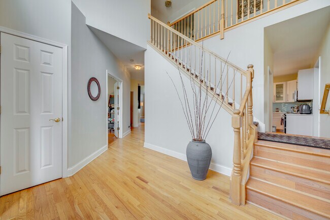 Building Photo - 1218 Birchdale Ln