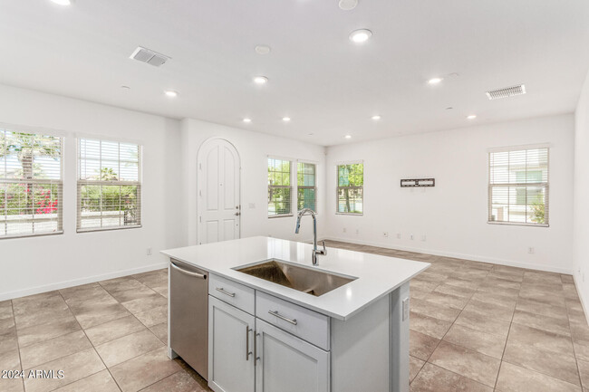 Building Photo - 4077 S Sabrina Dr