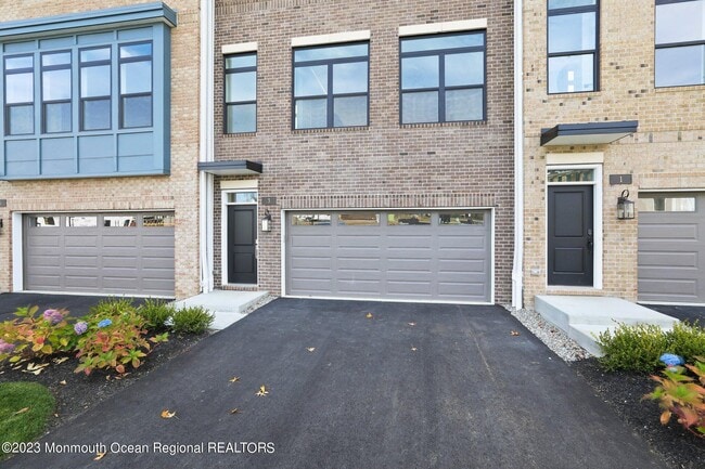 Building Photo - 3 Valiant Ct