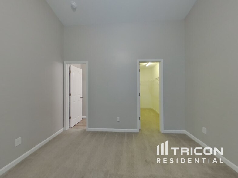 Building Photo - 4912 Magnasco Ln
