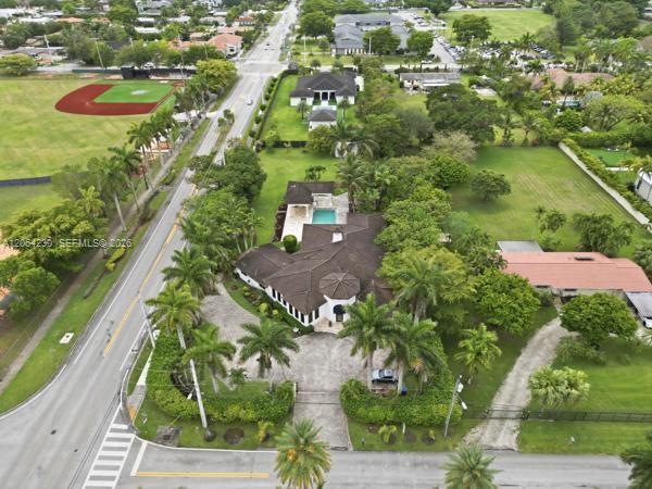 Building Photo - 6200 SW 97th Ave