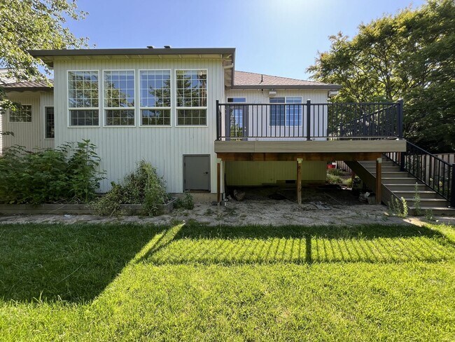 Building Photo - Beautifully Updated 3-Bedroom Cedar Mill Home with Chef's Kitchen, Huge Bonus Room and Private Ba...