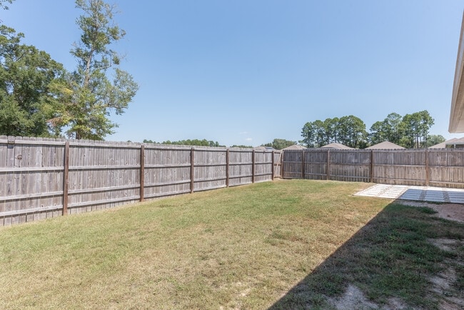 Building Photo - 7486 Oak Lake Blvd