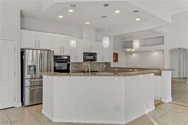 Building Photo - 7215 N Buttons Ridge Dr