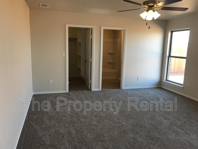 Building Photo - 1605 Wrangler Ln